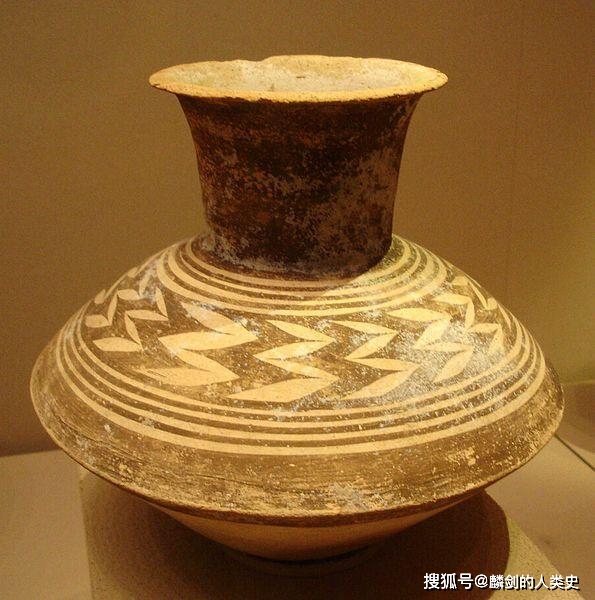 公元前4300年左右,两河流域北部丘陵地带的哈拉夫文化基本结束,在社会