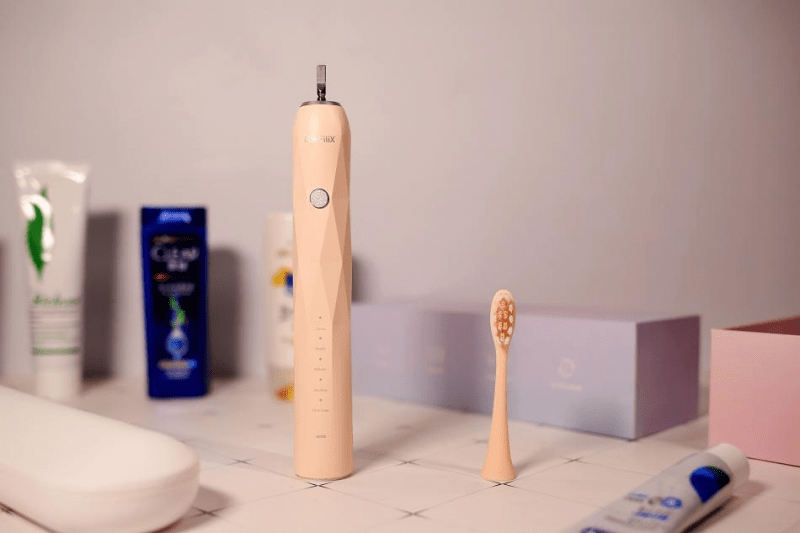 8年沉淀46次改进，扉乐新品牙刷，敢于提出不伤牙的电动牙刷