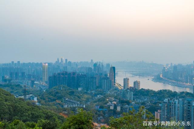 重庆这座观景台，投资1200万元，每到节假日都堵的水泄不通