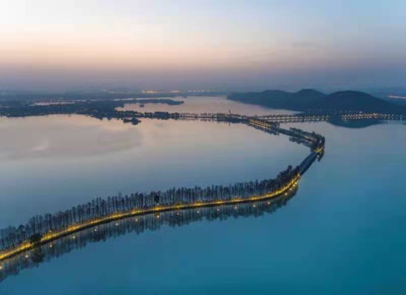 首届胡社光时尚娘子军61东湖樱花国际时尚艺术季绽放_武汉