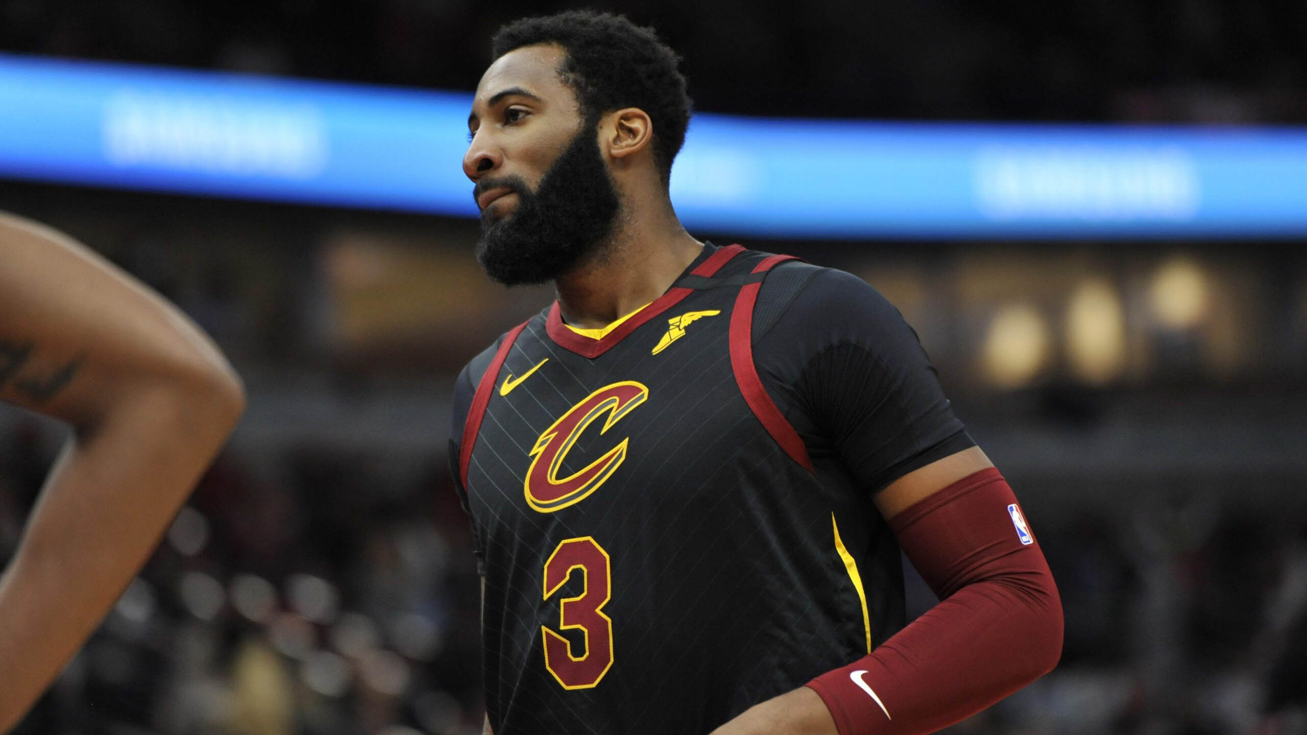 湖人手握2优势也有4对手,美媒建议一备选方案_德拉蒙德