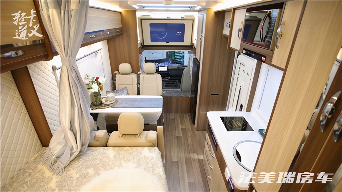 全新爆款房车法美瑞海角七号大水大电满足六人出行所需