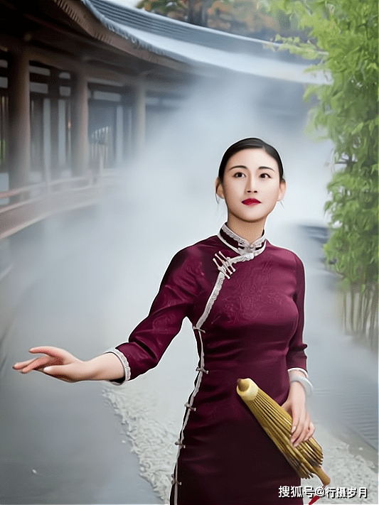 江南的烟雨是慢的江南的丝绸是慢的就连江南的旗袍也是慢的
