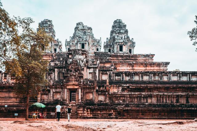 在柬埔寨探寻吴哥古迹，感受高棉帝国的繁华与衰落