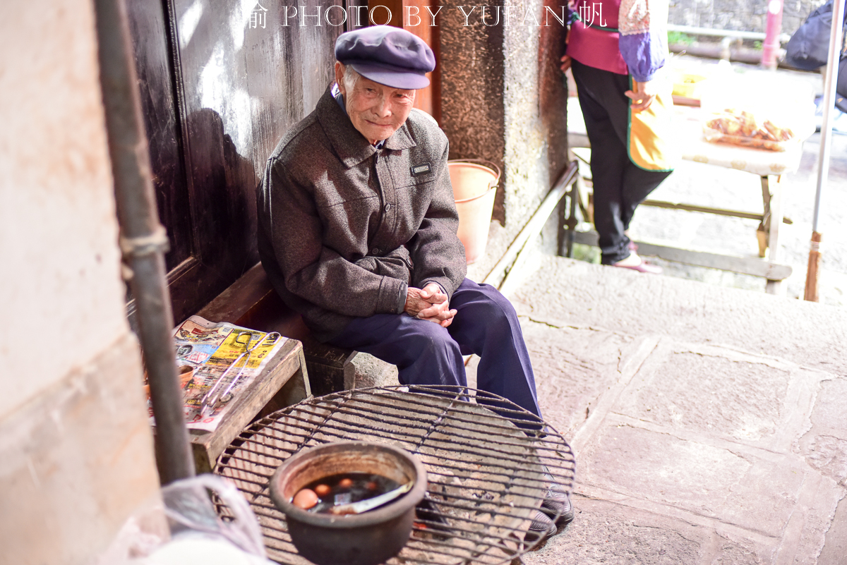 云南腾冲有位九十多岁的网红奶奶，四年后再去探访，结果让人遗憾