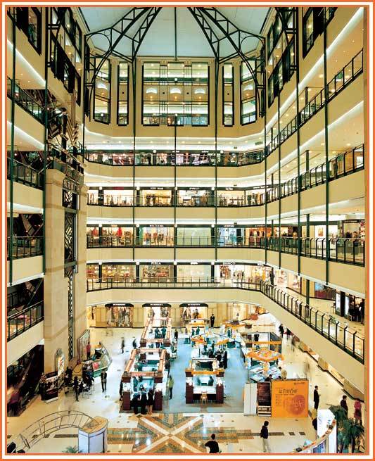 梅陇镇广场南京西路一线品牌聚集地