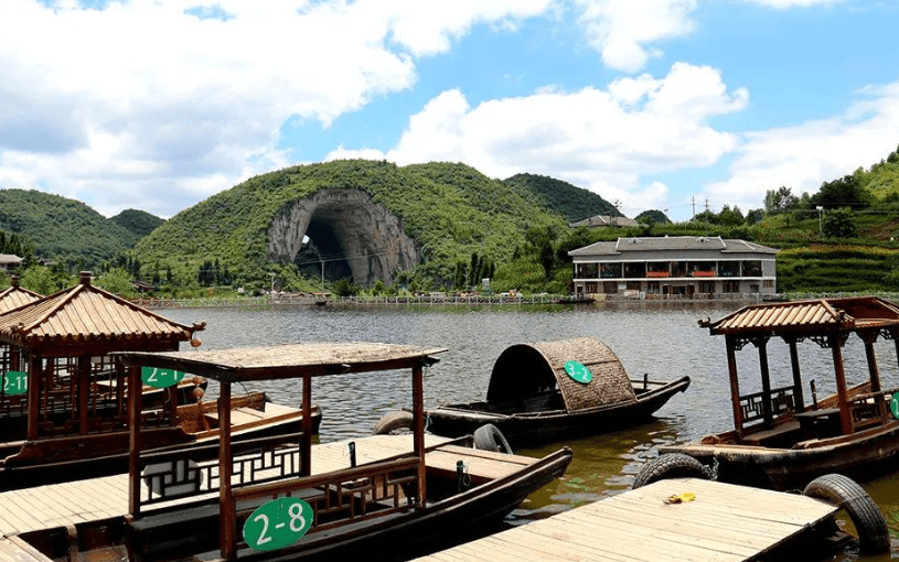 贵州最高的桥洞：高达178米远看超级震撼，曾差点被改成军工厂