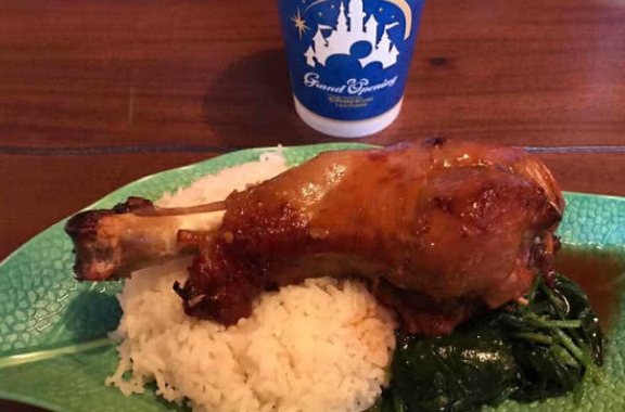 上海迪士尼的饭菜遭质疑：1份鸡腿要95元，冰棍要40元你们怎么看