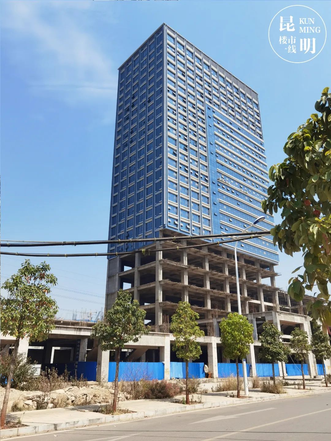 誉峰国际a区(昆明楼市一线摄)期待项目能进一步披露更多消息,楼市君将
