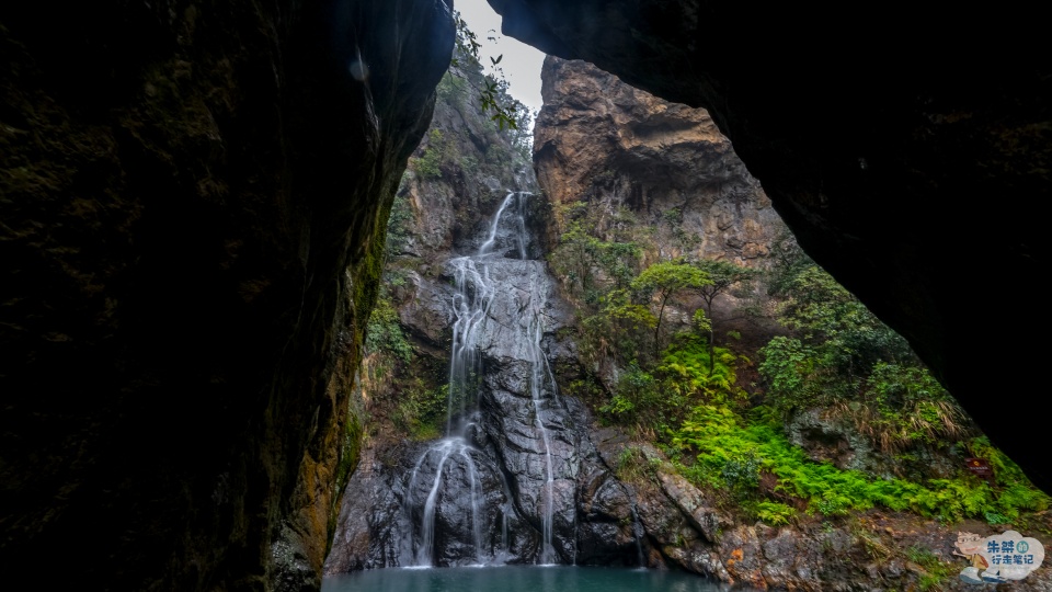 温州众多潭瀑布当中最有特色的一个，因朱自清一篇散文而家喻户晓