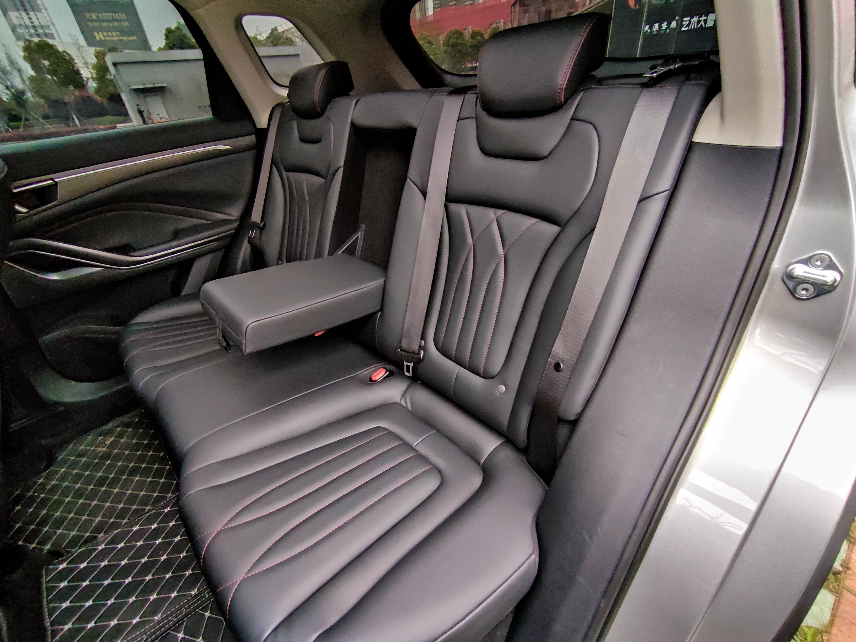 试驾|国货之光 奔腾向上 试驾一汽奔腾t55牛犇版