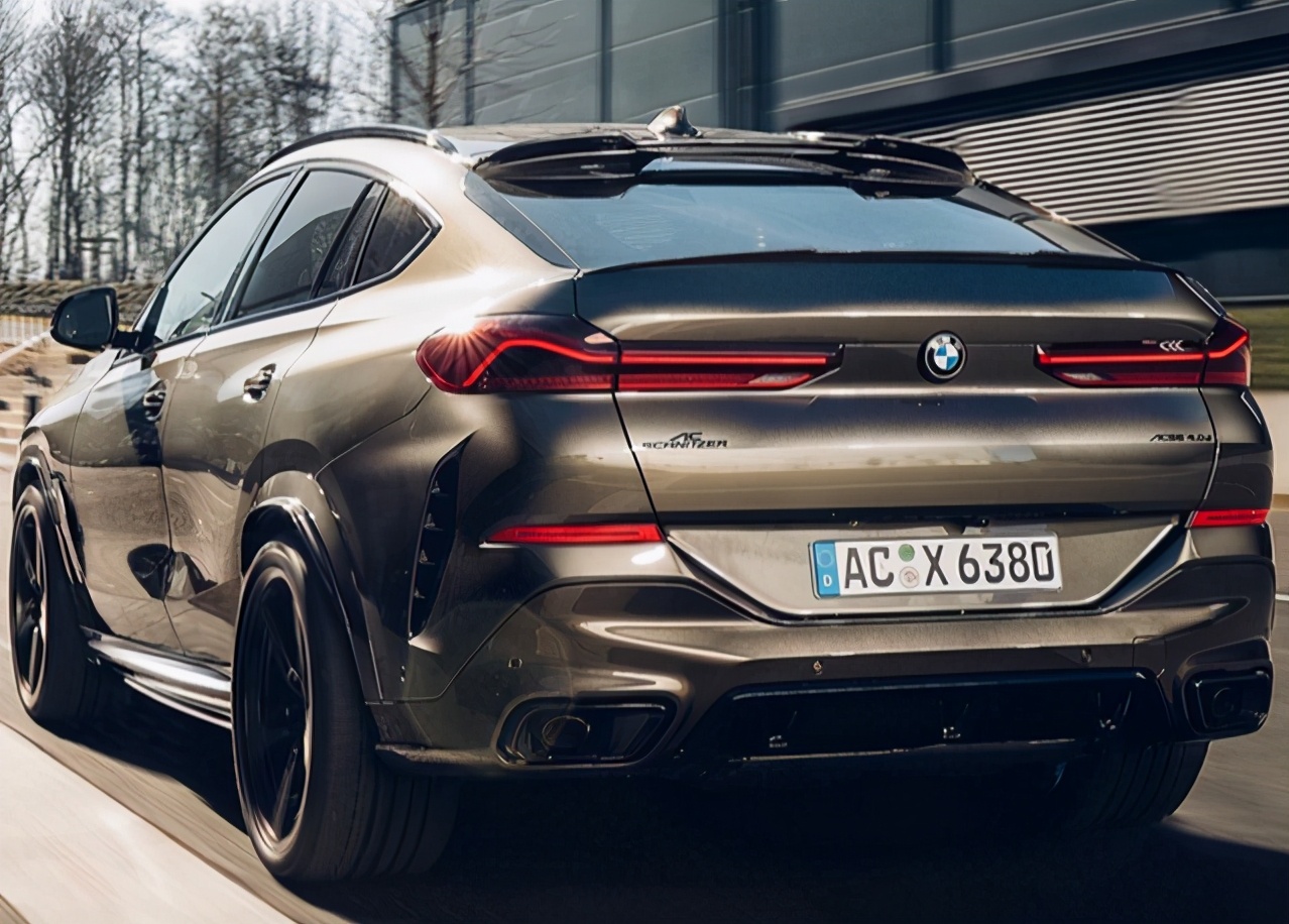 最贵气的宝马x6亮相土豪金外观44t引擎加速5秒真帅气