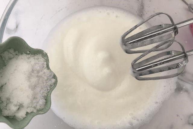 最简单的蛋糕做法小白教程 b3ff87f9d2334a40baa3aebaf82391e0.png