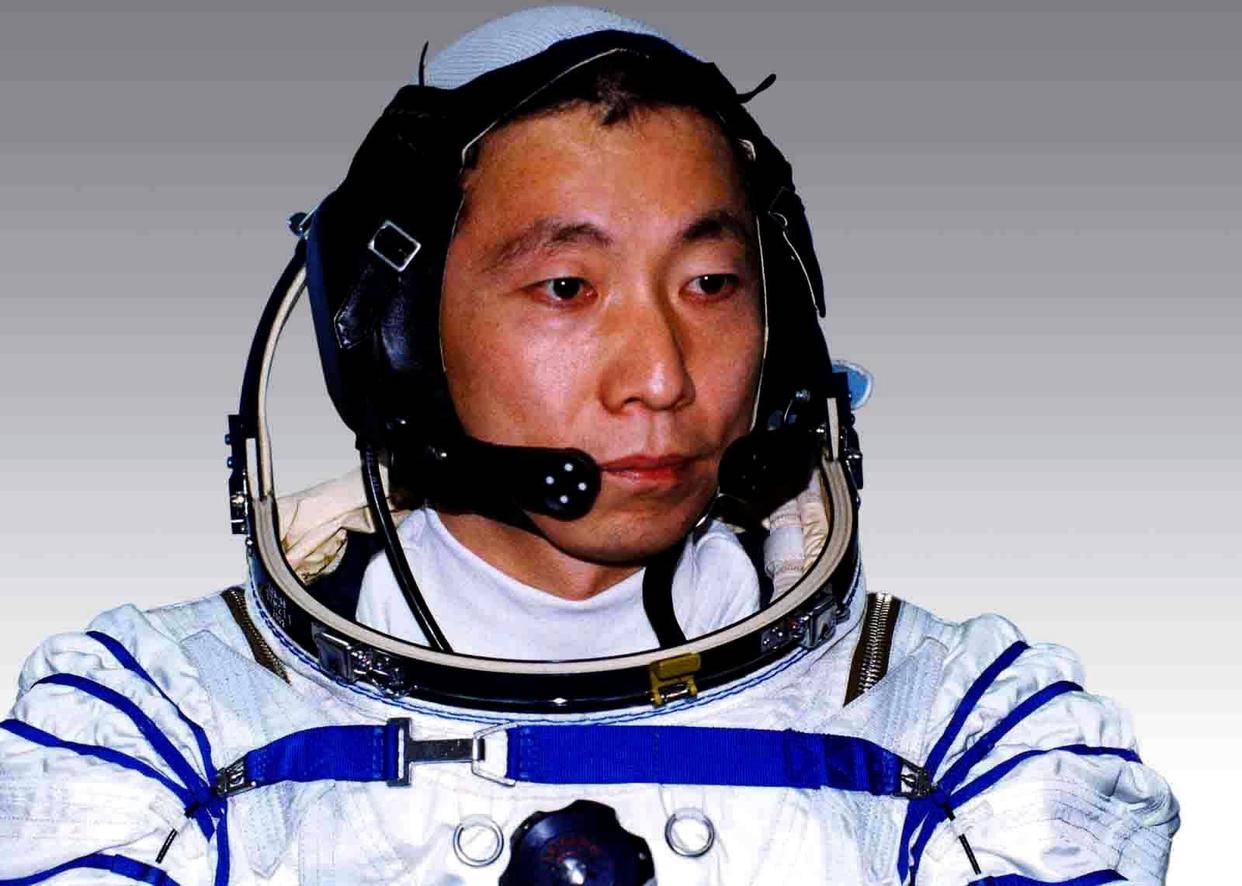 真相|杨利伟曾在太空听到“敲窗”声？查明真相后，庆幸“捡回一条命”