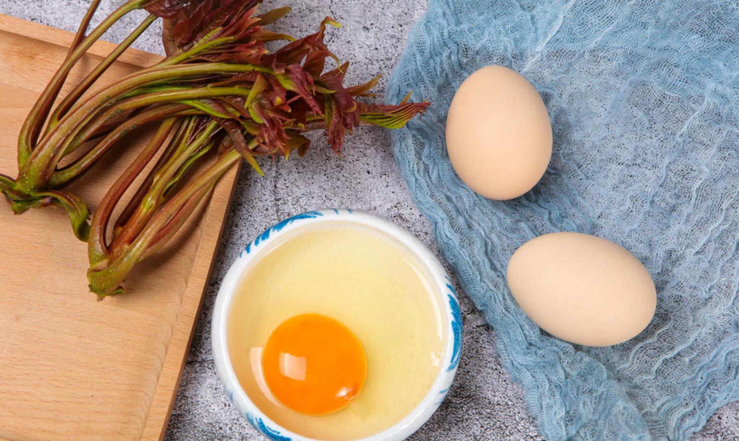 俗语说 香椿过房 主人必亡 而且家里还有个地方 一定不要种 叶香