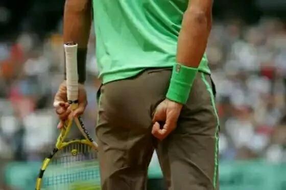 你可能是指我在发球前摸头发,摸鼻子,扯裤子的一系列举动.