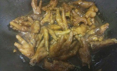 最简单的家常红烧鸡爪的做法 2814422e300f480fb2c46ed42b57840f.jpeg