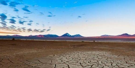 全球最干燥的地区：400年未曾下雨，却还生活有100多万人！