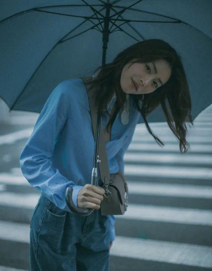 两次为国解约,7次登上维密,33岁的她,才是中国第一超模!_刘雯