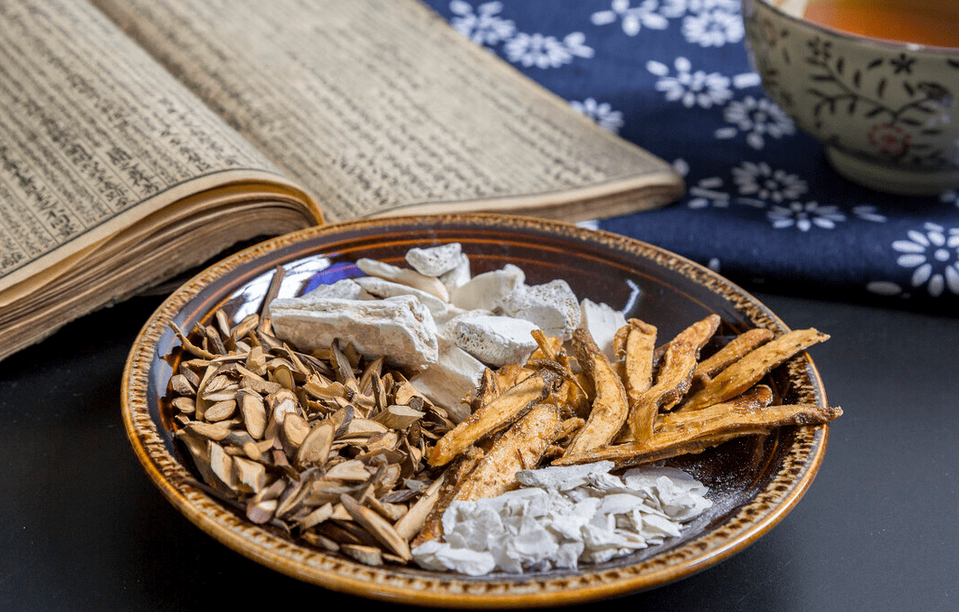 张仲景四味中药当零食吃打通体内的阳气