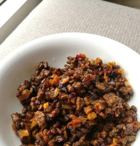 怎样做香菇牛肉酱放得久一点 f63efc84aa134e2489ea1dc25a516536.jpeg