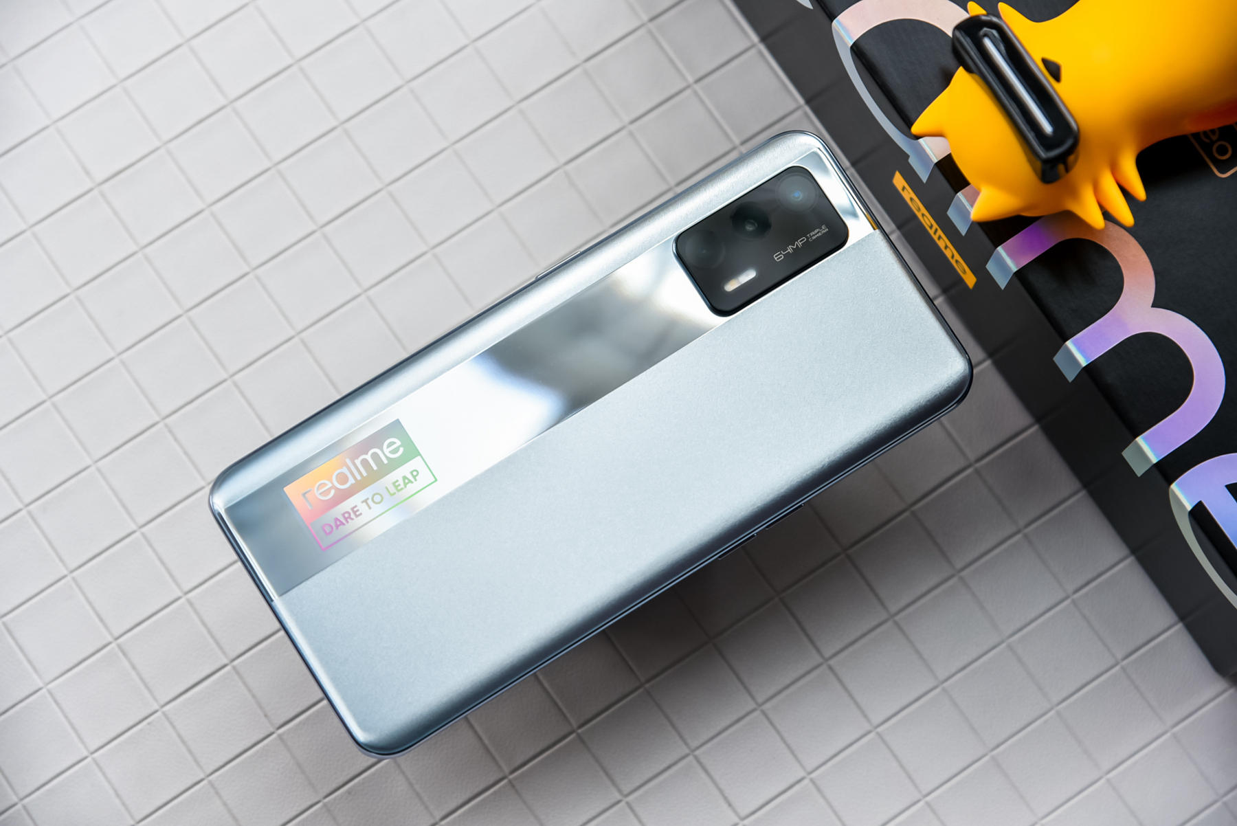 你的门很好但是下一刻它就被拆了realme真我gtneo评测