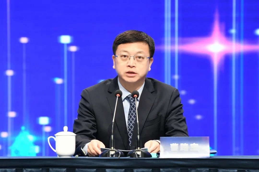 盐城市市长曹路宝讲话曹路宝作工作部署时说各地各部门要高度重视