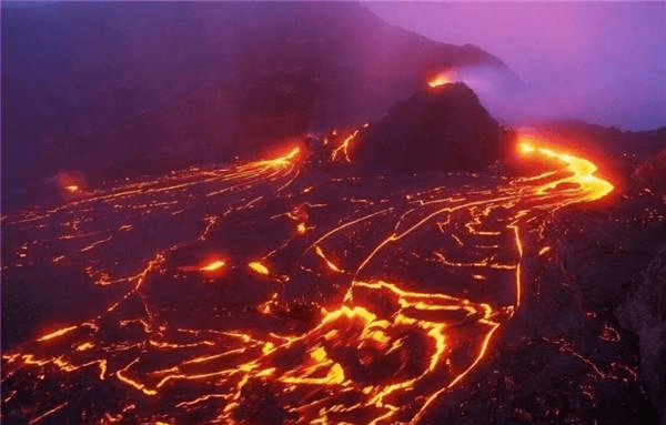 它可能是世界上“最没尊严”的火山，只有13米高，被人做成烧烤炉
