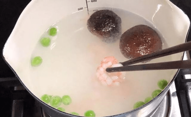 一岁宝宝辅食吃虾 e6628527428d40cfa6bffbc147da0f15.png