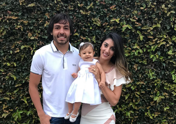 原创足坛好男人高拉特为美丽娇妻庆生妻子他很疼爱我