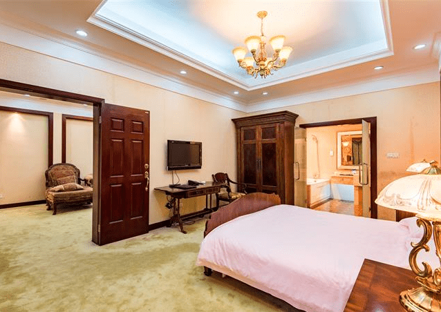 四川崇州元通古镇崇文居森林酒店坐拥千亩农场蔬果阵势浩大