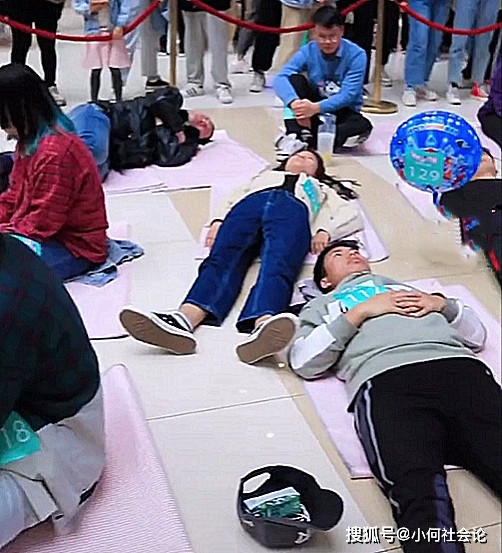 河南商场办发呆比赛!