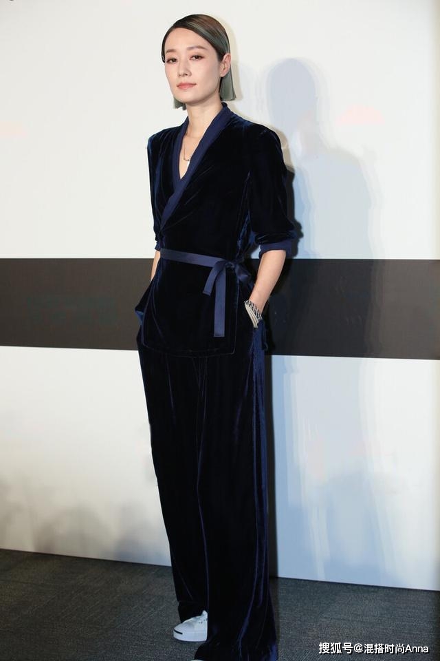 马伊琍的时尚好前卫,挑战"睡衣风"衣品让人服气,成2021流行款