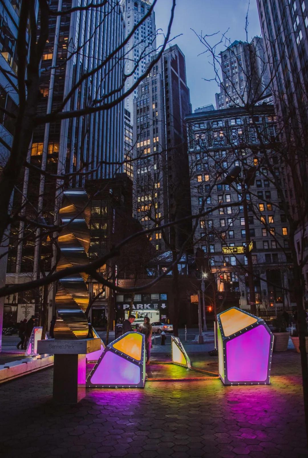 oscillation is an interactive installation that focuses on using