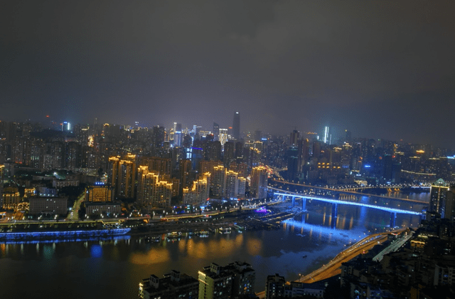 重庆夜景十分迷人，这些“最佳观赏点”，千万别错过！