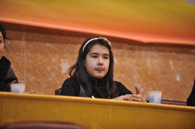 阿的江22岁女儿太美了,现场助力新疆男篮,如今已成排球运动员