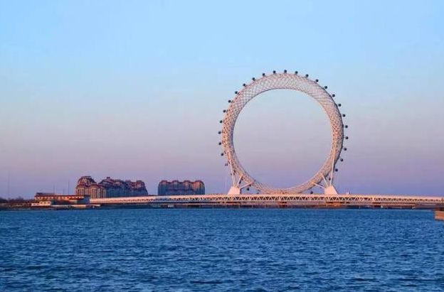 ?世界上最大的无轴摩天轮，比伦敦眼还高10米，游客：真过瘾！