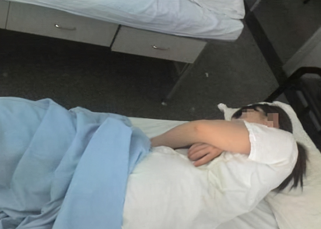 小亭因患有甲状腺机能亢进症状,2019年2月13日赴医院接受超音波检查