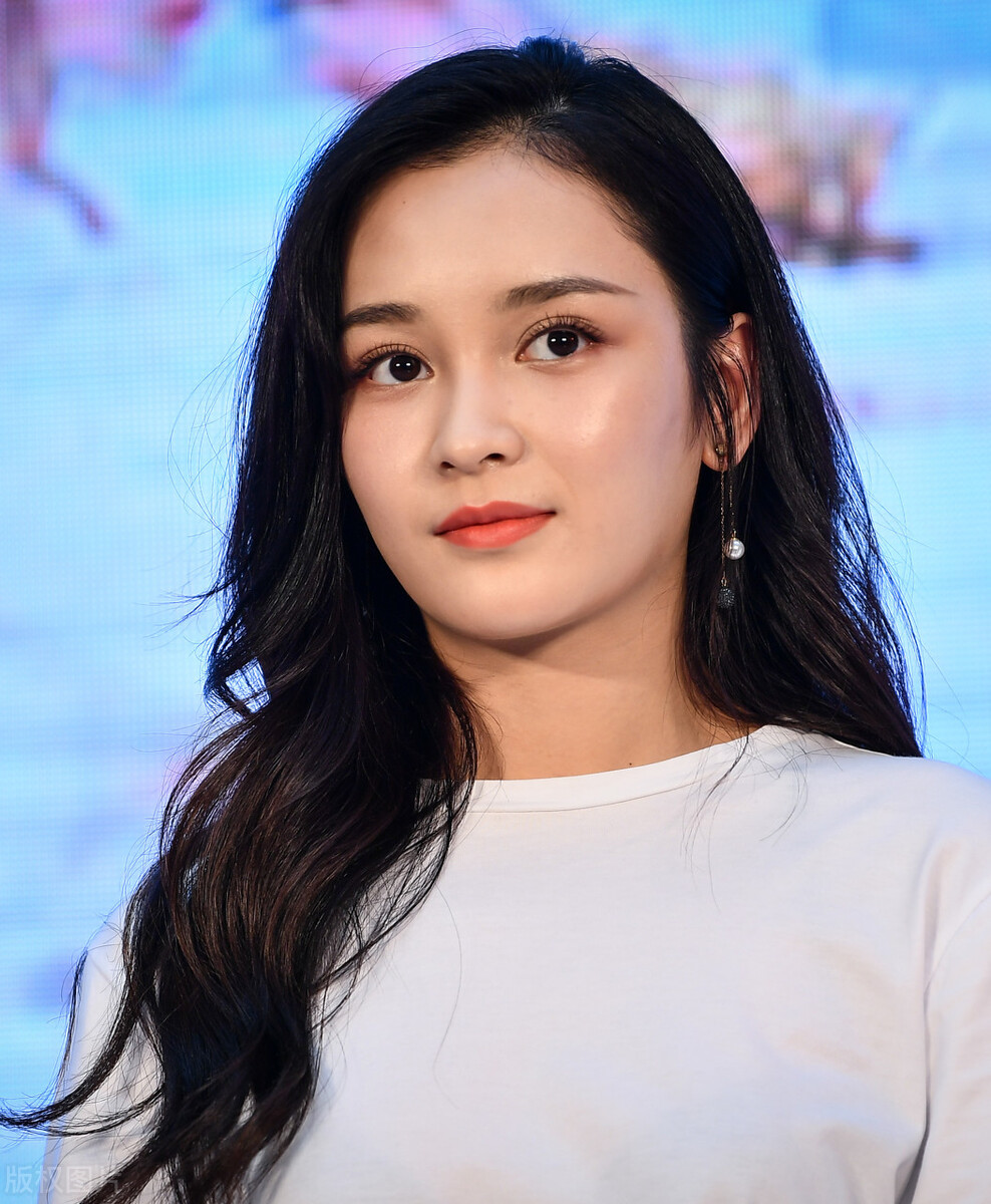 艺人刚走红就解除合约,杨幂公司又出"白眼狼"?