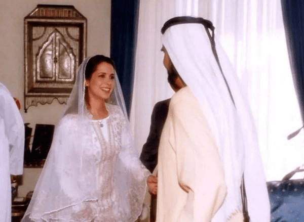 迪拜王室：赫德41年不露面，哈雅带2.6亿出逃，兄弟为女人结仇