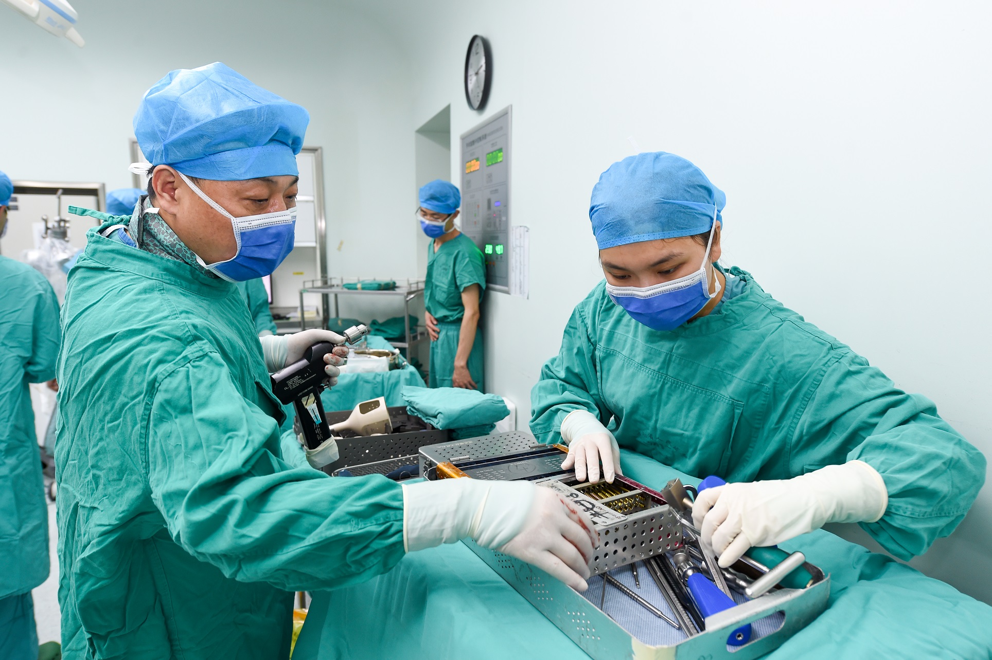 安全,精准,微创,快速的手术是外科医生的追求.