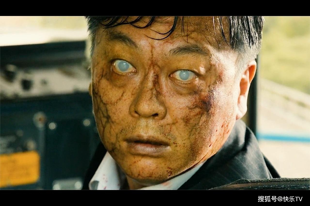 灾难片爸爸被丧尸感染为了袒护女儿跳车自杀女儿哭撕心裂肺