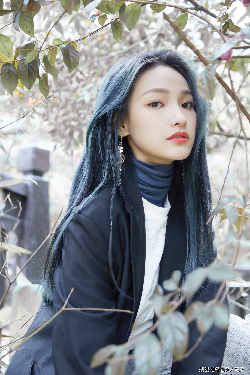 原创许馨文红唇绿裙复古优雅