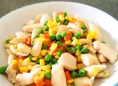 胡萝卜玉米粒鸡肉丁 2834e2ec385a480cb34e182a0678ae26.jpeg