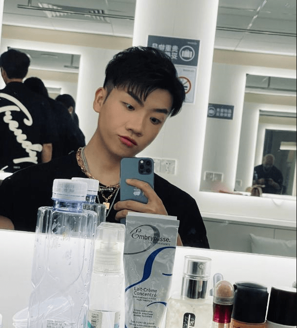 小义被抢饭碗,杨和苏以打野身份加入dyg,粉丝:aka义少?