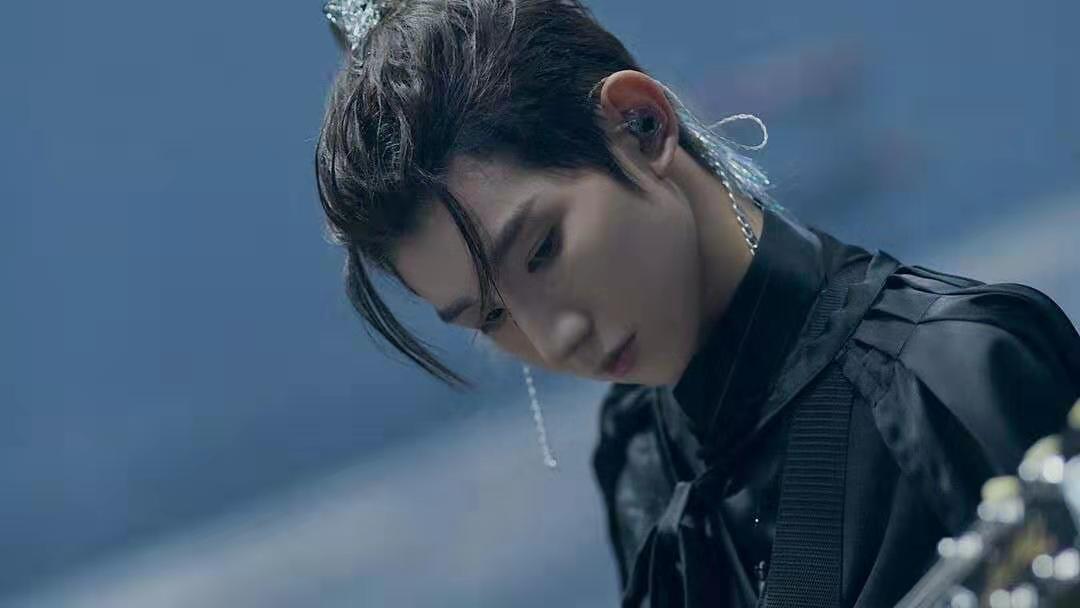 搭档陈数乔欣无限深度杀青,朱一龙《1921》定档,与倪妮王源合作