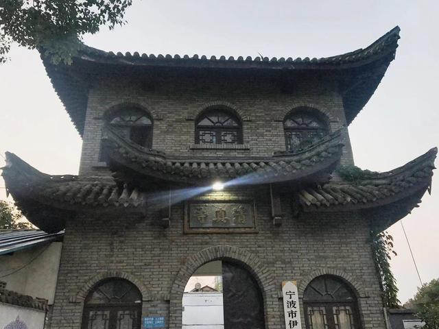 宁波唯一的清真寺，藏于月湖旁超300年，居然连本地人都没听说过