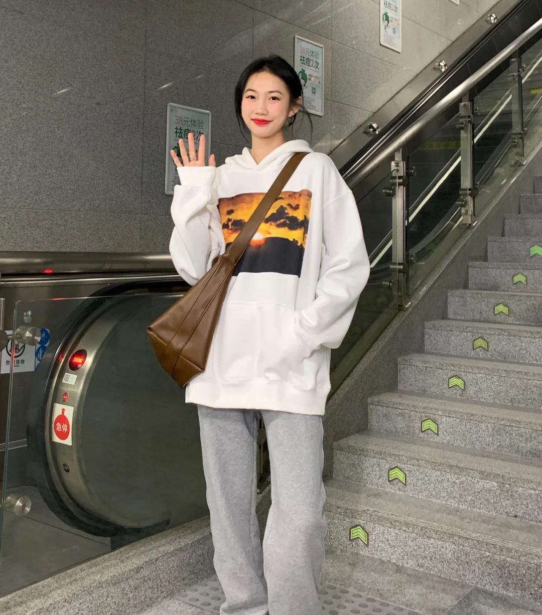 不同版型卫衣的搭配早春卫衣搭配实时干货