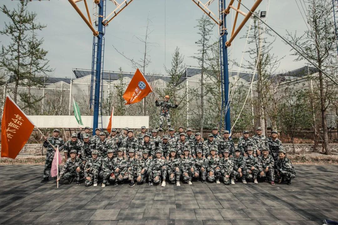 凝心聚力战狼出击团队合作显信任领袖风采话担当拓展体验纪实③