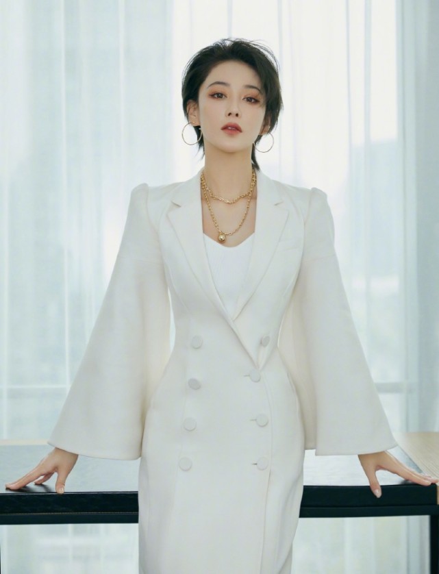 原创张馨予被疑怀上二胎小腹隆起全程摸肚本尊首度正面回应